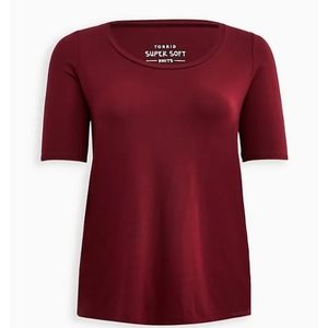 Torrid Size 4 scoop neck tee